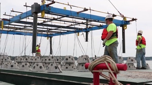 Norfolk USACE restores reefs faster, safer with specialized Lynnhaven River rig