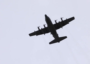 Airborne operation and HIMARS live fire during Northern Edge 21