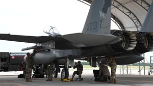 Kingsley Maintainers Stretch to Prove Flexibility During Eglin TDY