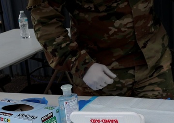 Servicemembers with Joint Task Force Steelhead administer vaccination clinics in Pacific and Whakiakum counties