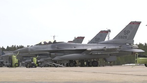 F-16s arrive to Sweden