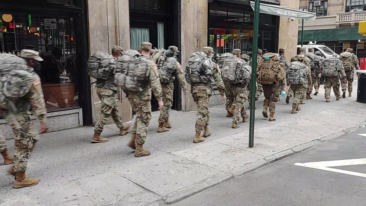 Soldiers ruck march 50 miles in New York City