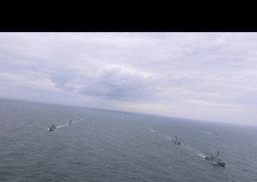 USS Roosevelt (DDG 80) SM-2 and SM-3 Missile Shoot B-Roll