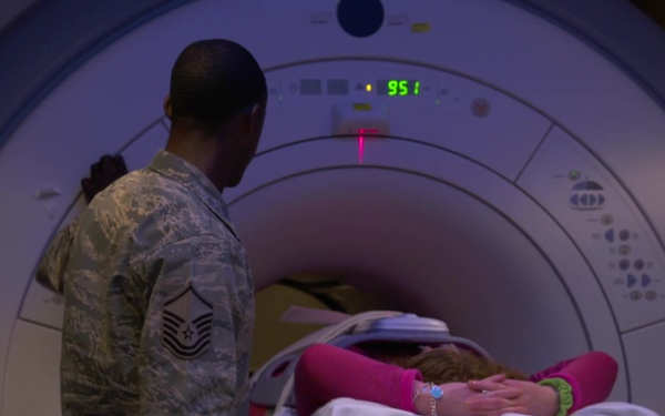 OrthopedicInjury_0032/WEB/Ortho_SC9.1_Diagnosis_12Sep17REF_DVIDS.mp4