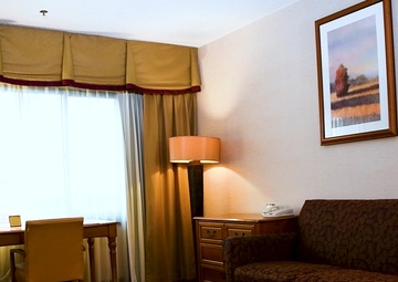 Historic Dragon Hill Lodge