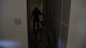 1SOCES EOD hostage training exercise