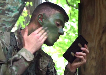 2 BCT EIB/ESB Camouflage and Hand and Arm Signals Training