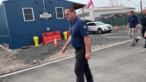 Soldiers take a tour of the NY Port