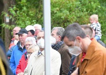 America and Germany Join in Honoring Fallen U.S. Soldiers (B-Roll, No Captions)