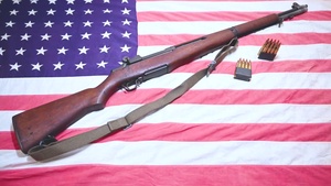 Modern day U.S. Army Soldier with a World War 2 rifle