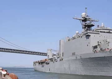 USS Rushmore, USS John S. McCain arrive to San Francisco in support of SFFW 2021
