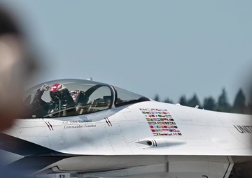 Thunderbirds Oregon International Air Show: McMinnville 2021