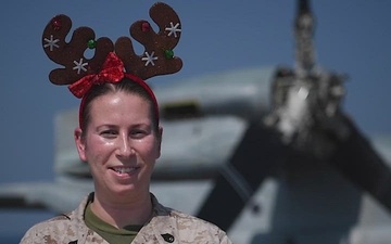 USS Essex Holiday Greeting