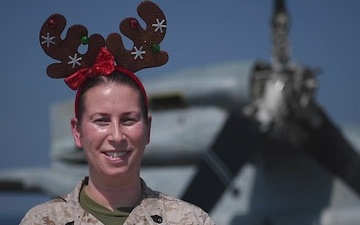 USS Essex Holiday Greeting