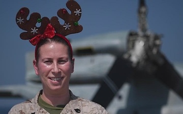 USS Essex Holiday Greeting