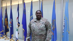 MAJ Theresa Foster - Army Beat Navy message from Belleville, IL