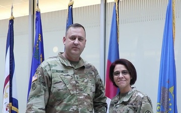 COL PK Savles &amp; CW3 Al Alton- Army Beat Navy message from Columbia, SC and Berlin, Germany