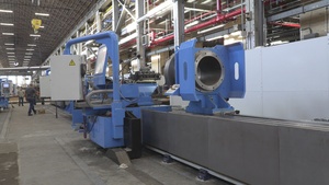 Hollow spindle lathe