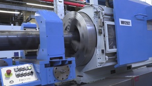 Hollow spindle lathe