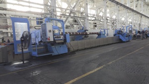 Hollow spindle lathe