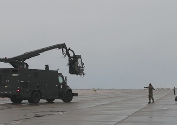 De-icing F-15E Strike Eagles during NATO enhanced Air Policing