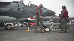 11th MEU loads AV-8B Harriers during Noble Fusion aboard the USS Essex (LHD 2)