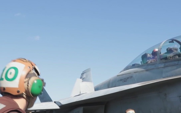 Abraham Lincoln conducts flight operations during Jungle Warfare Exercise 22