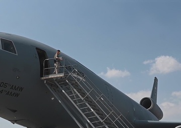KC-10 Refuels B-52 Stratofortress