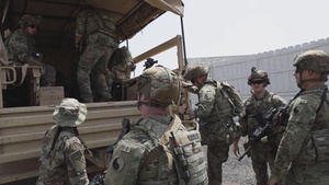 Marines, Red Dragons conduct flight familiarization training