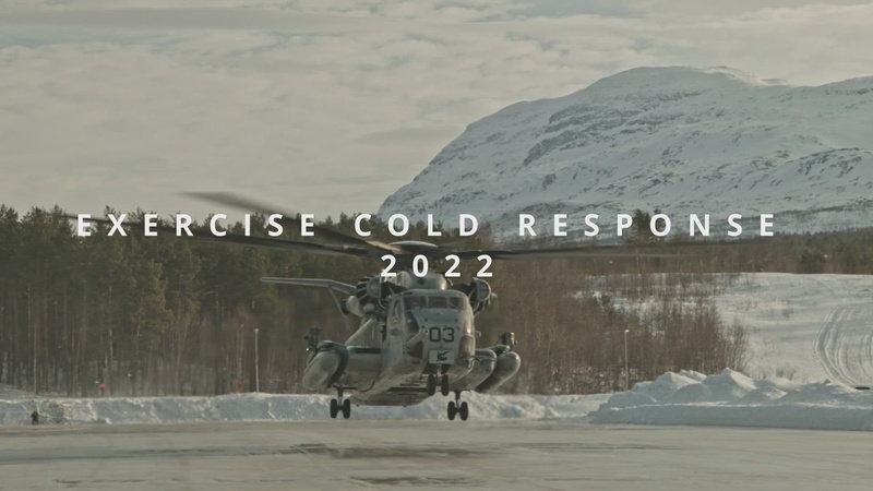 Norwegian soldiers rehearse on-off drills with Marine Corps Super Stallions