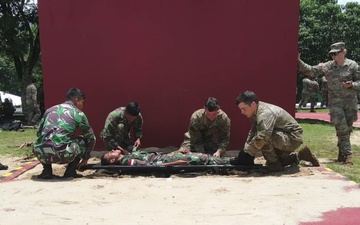 Indonesia and US Army share combat lifesaver medical techniques