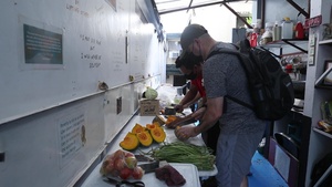 Abraham Lincoln conducts community relations project in Manila