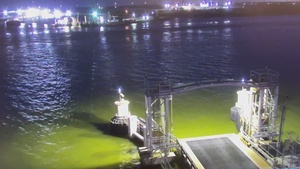 Good Samaritan renders assistance to motorist in distress in Baytown, Texas