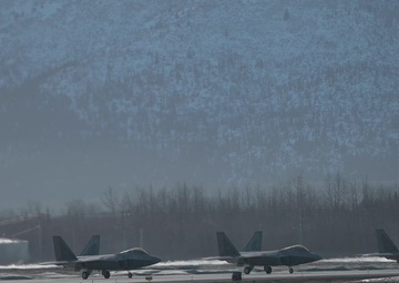 F-22s fly final sorties of PF 22-4