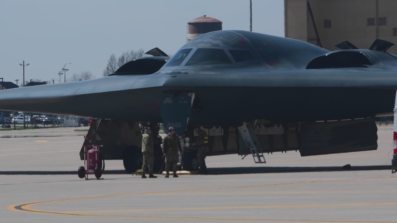 509th Bomb Wing maintenance crews refuel B-2 Spirit stealth bombers during Exercise Agile Tiger