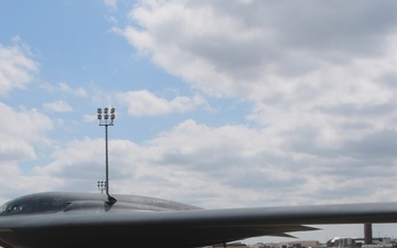 509th Bomb Wing maintenance crews refuel B-2 Spirit stealth bombers during Exercise Agile Tiger