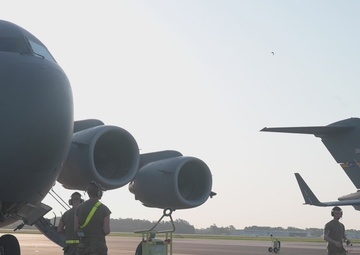 Marines and Airmen conduct C-17 training