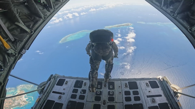 3d Reconnaissance Battalion Conducts Deliberate Water Parachute Operations