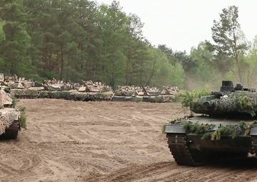 Nato Forces Work Together