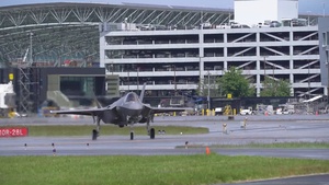 F-35A Demo Team arrives at Portland Air National Guard Base