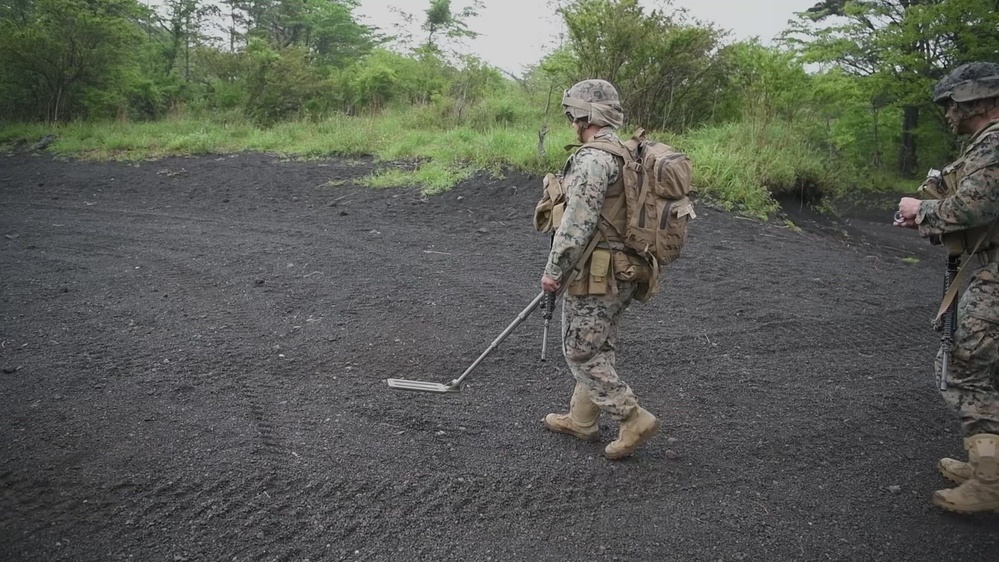 DVIDS - Video - MWSS-171 Conducts Landing Zone Operations During Eagle ...