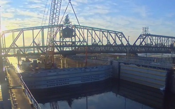 Lock 15 Dewatering Time-lapse B-roll