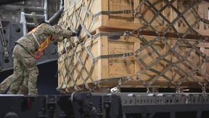 M777 Howitizer Offload B-Roll Package