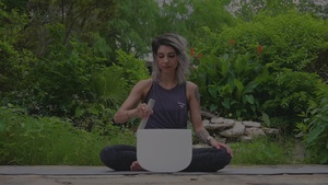 Life Coach Uses Yoga to Empower Soldiers