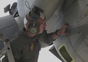 Caraibes 22: U.S. Marines prepare for flight in the Caribbean