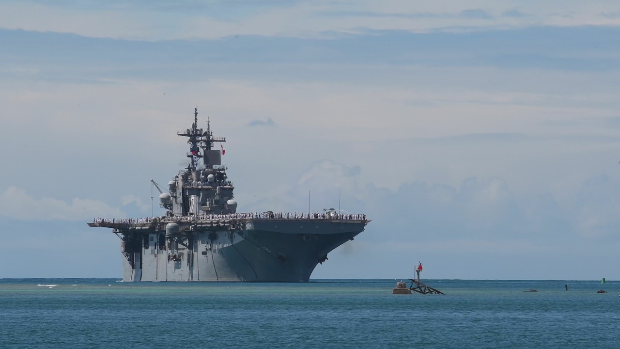 DVIDS - Video - USS Essex (LHD 2) arrives to Pearl Harbor for