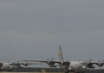 Guard members refuel C-130 for Northern Agility 22-1
