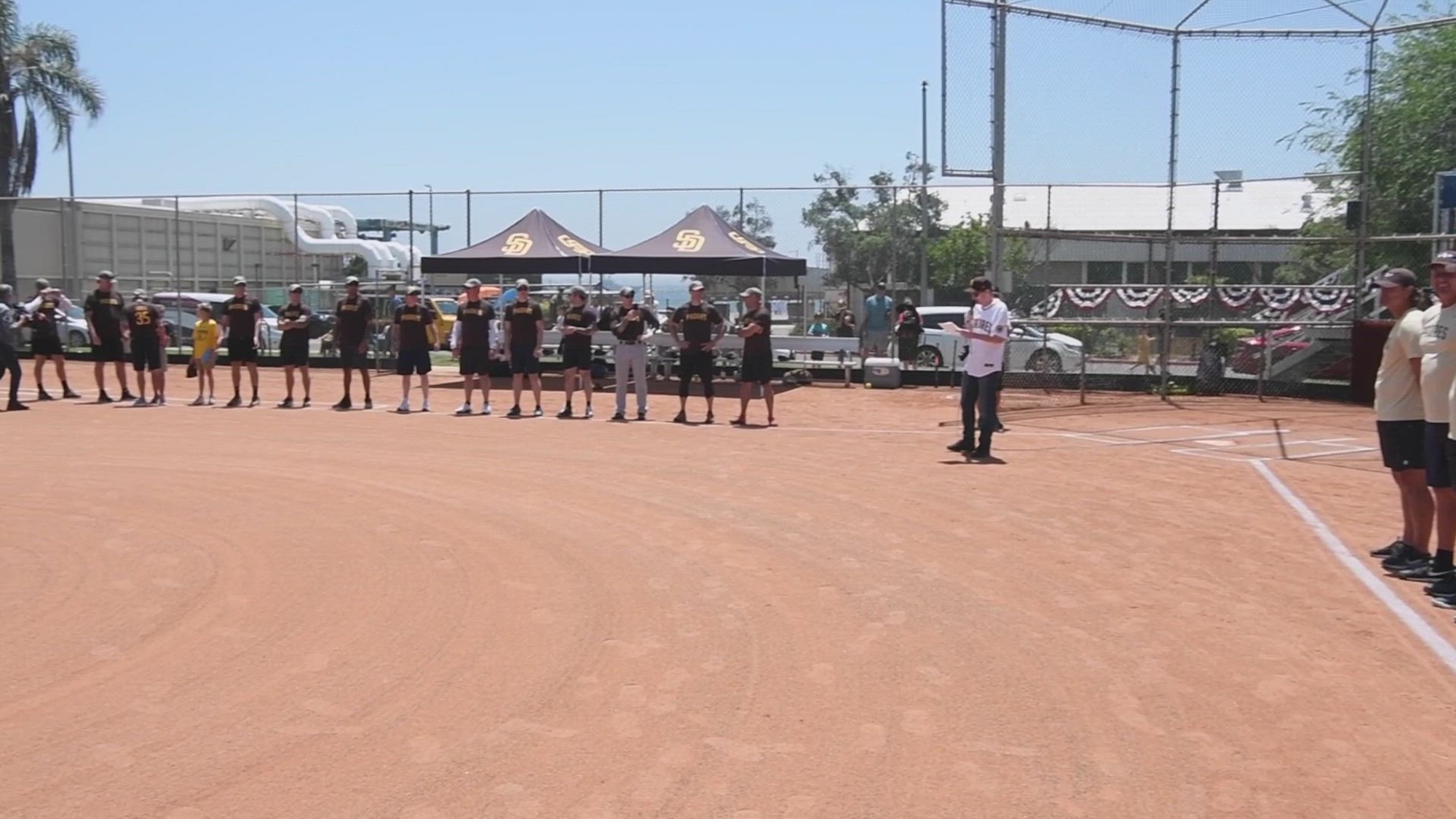 DVIDS - Images - Sailors Play San Diego Padres Alumni In Softball