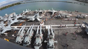Abraham Lincoln holds an open ship tour day during RIMPAC 2022