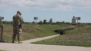 Soldiers Qualify on M9 Range